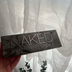 urban decay naked smoky eyeshadow palette